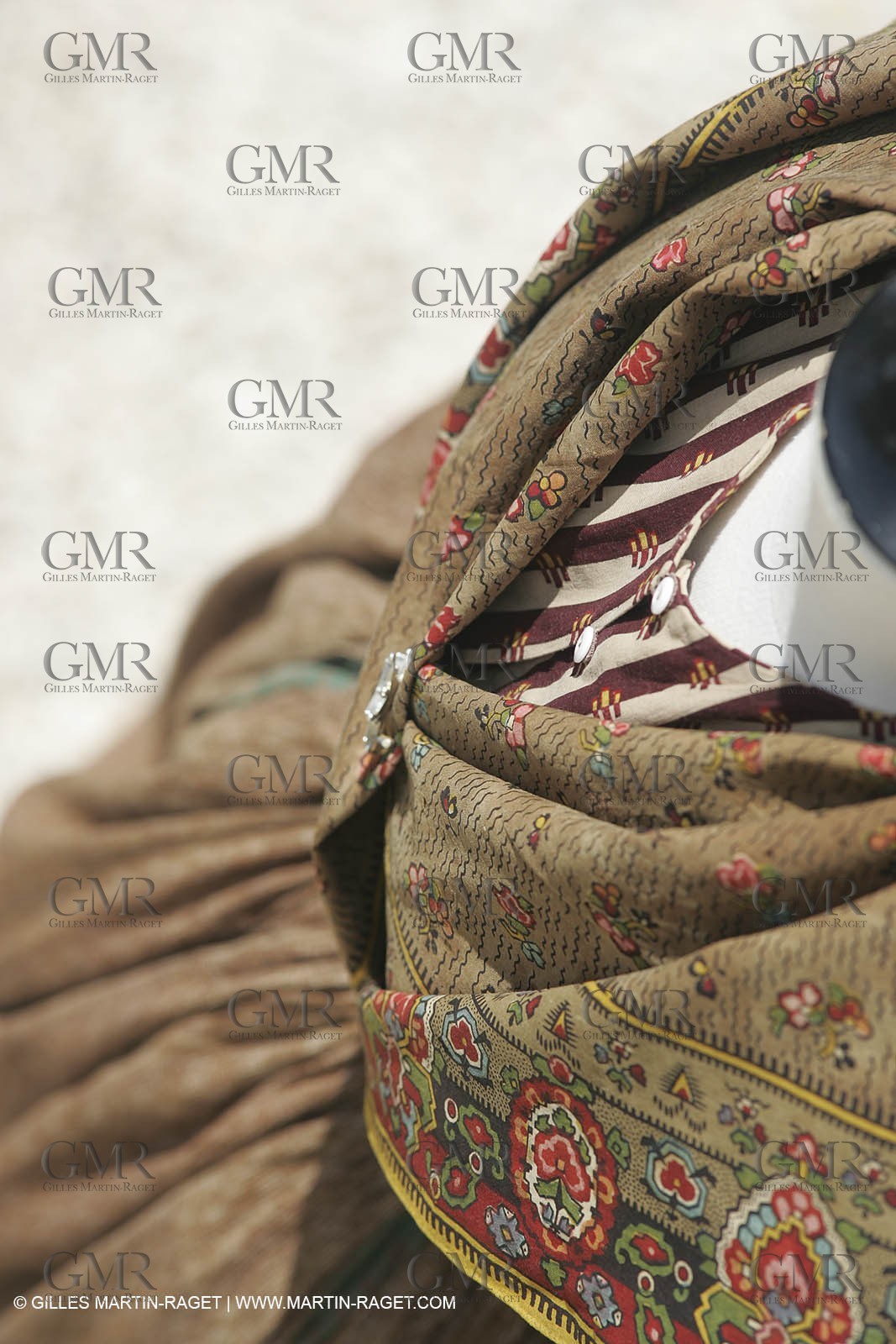 May 2004 - La Tour d'Aigues (FRA, 84) - Old costumes for women of the South exhibition