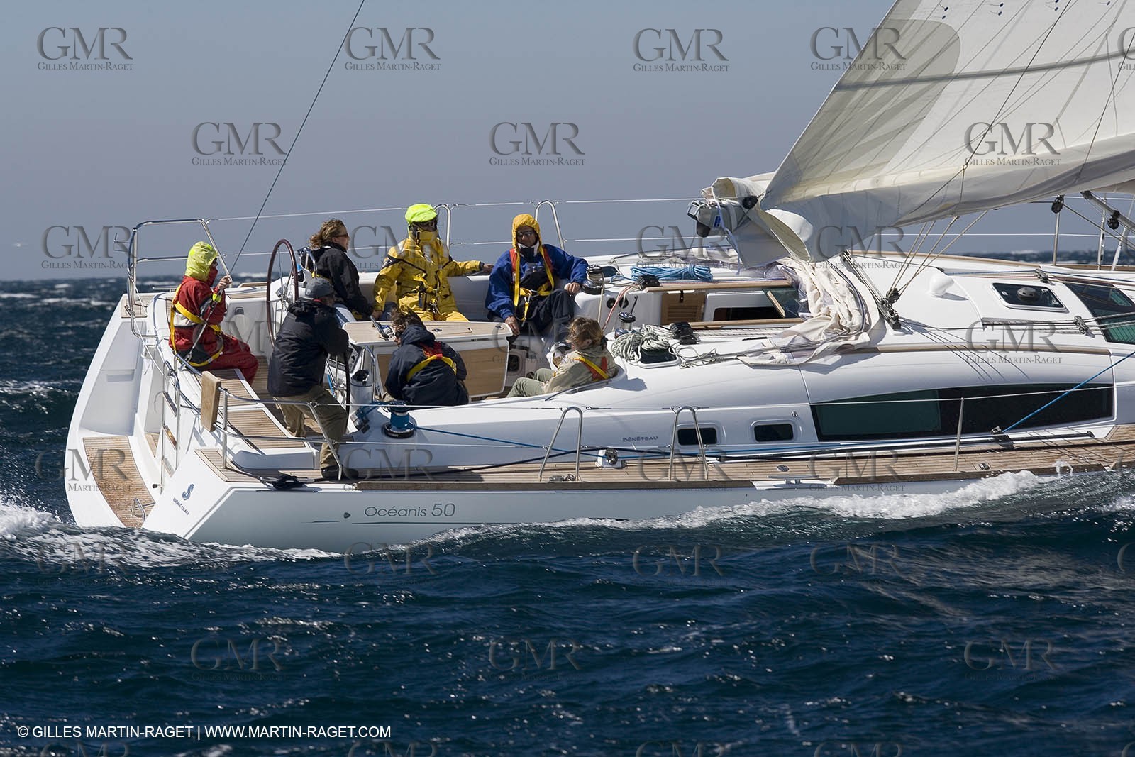 Crusing monohull sailing