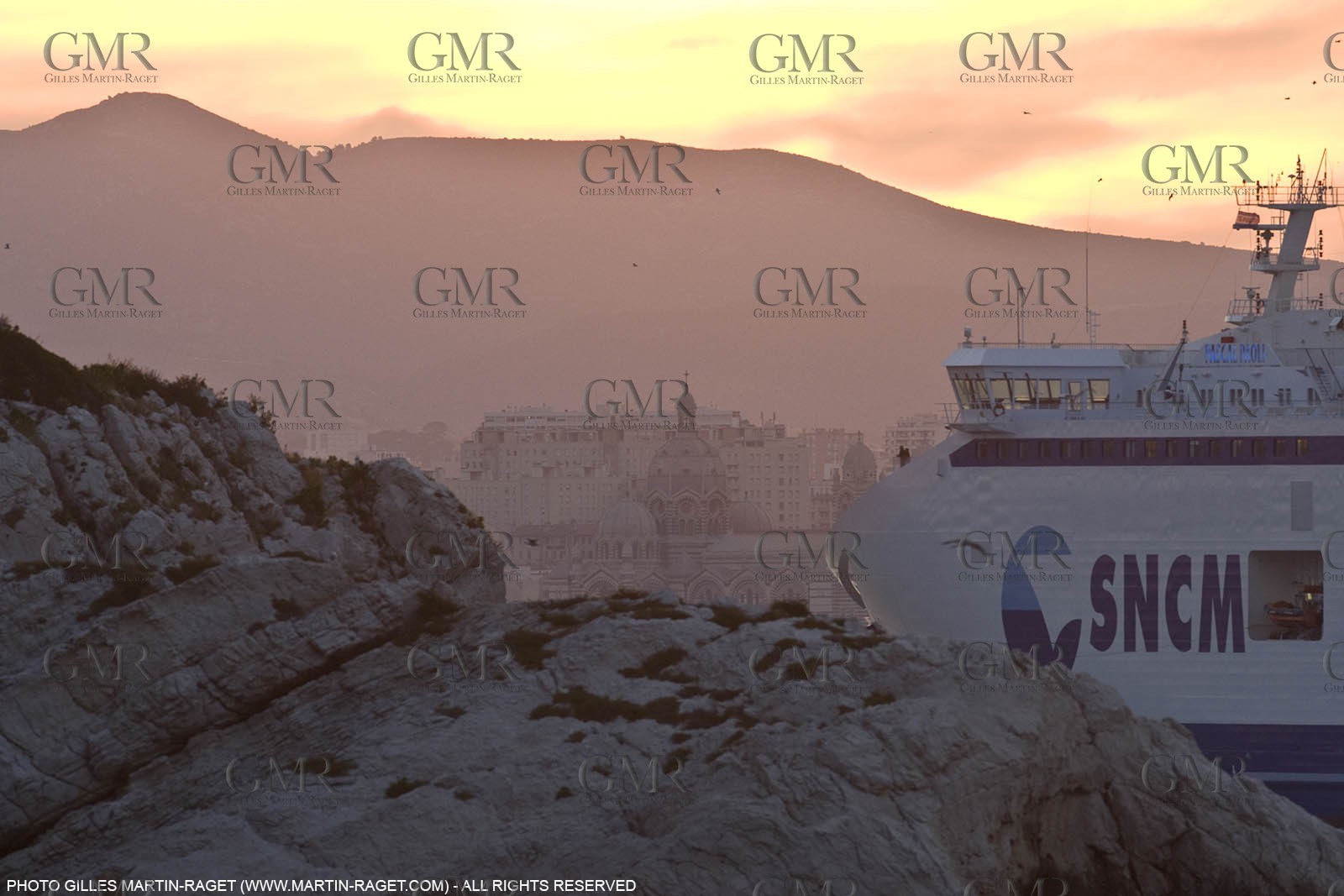 20 06 2008 - Marseille (FRA, 13) - Cruising among the local islands and creeks