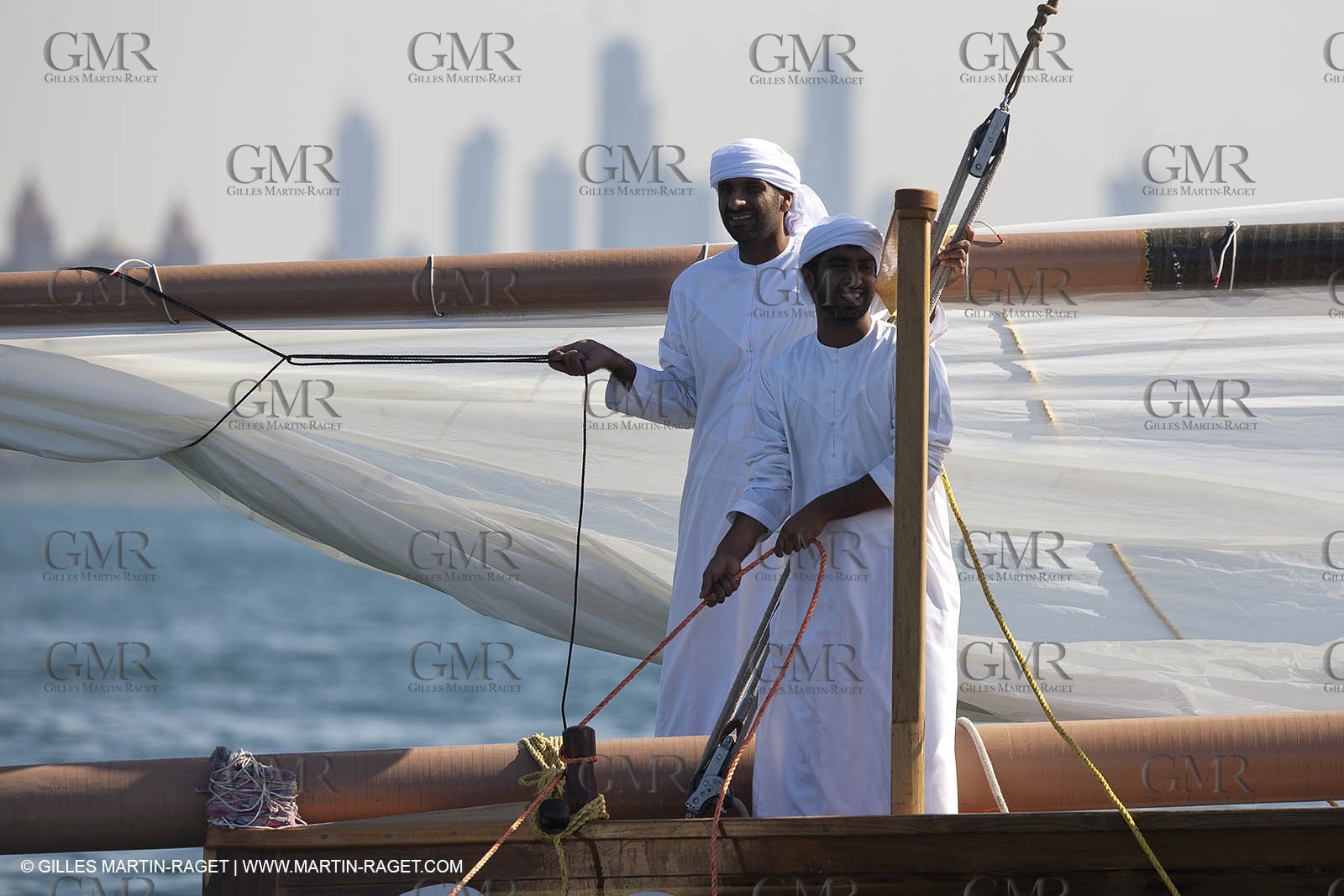 20 11 2010 - Dubai (UAE) - Dubai Louis Vuitton Trophy - Traditionnal dhow races for competing teams