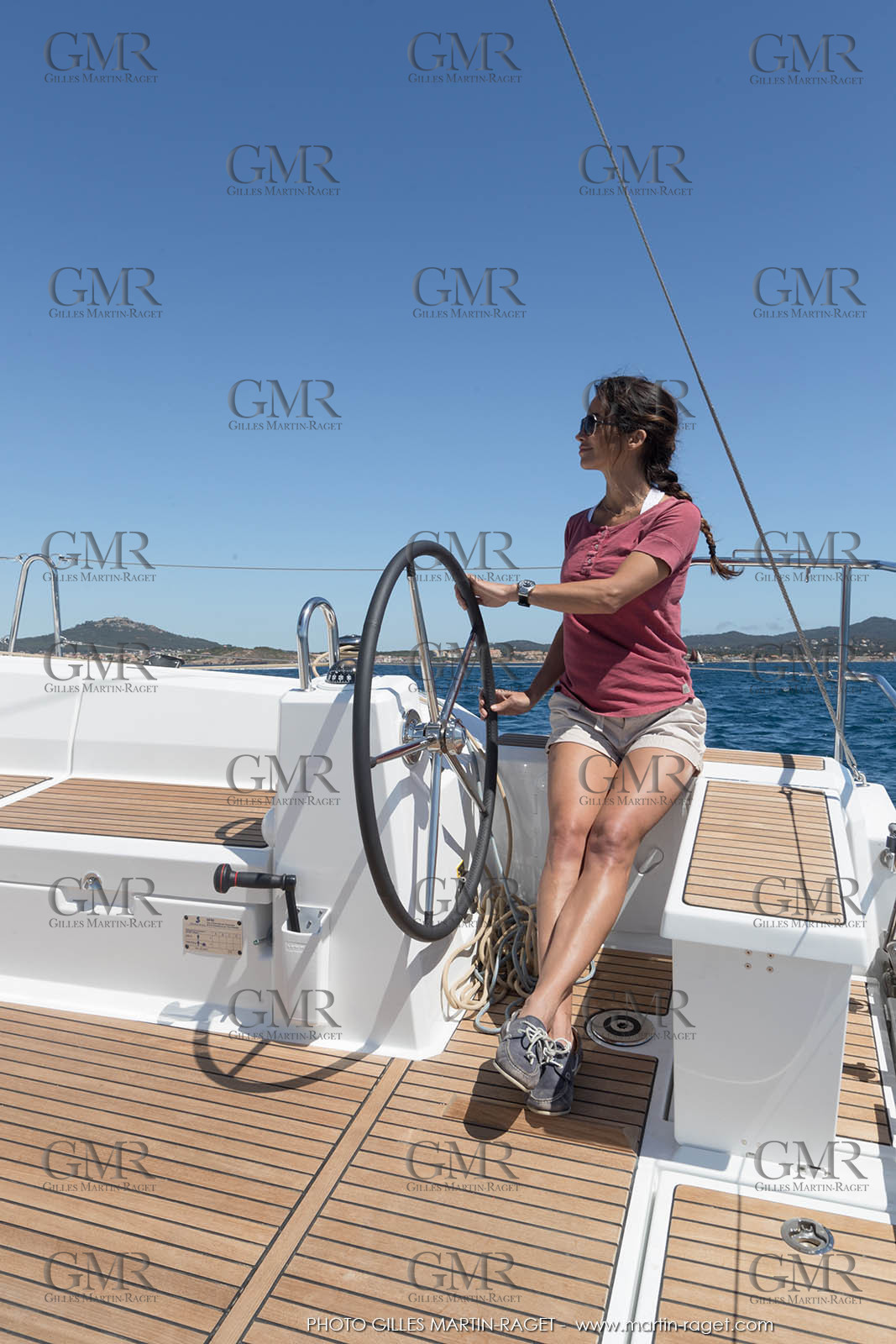 04 07 3017; Les EMbiez (FRA; 83) - Chantier Beneteau; Oceanis 38.1