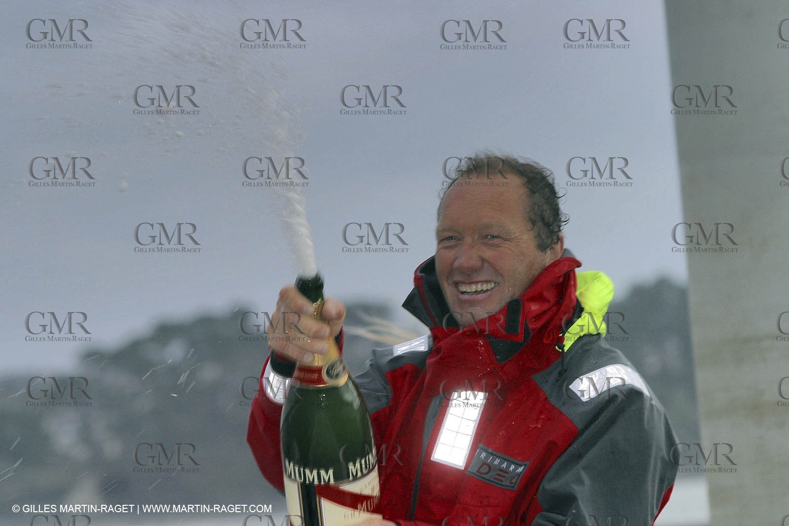 Round the world solo record - Idec - Francis Joyon - Brest finish