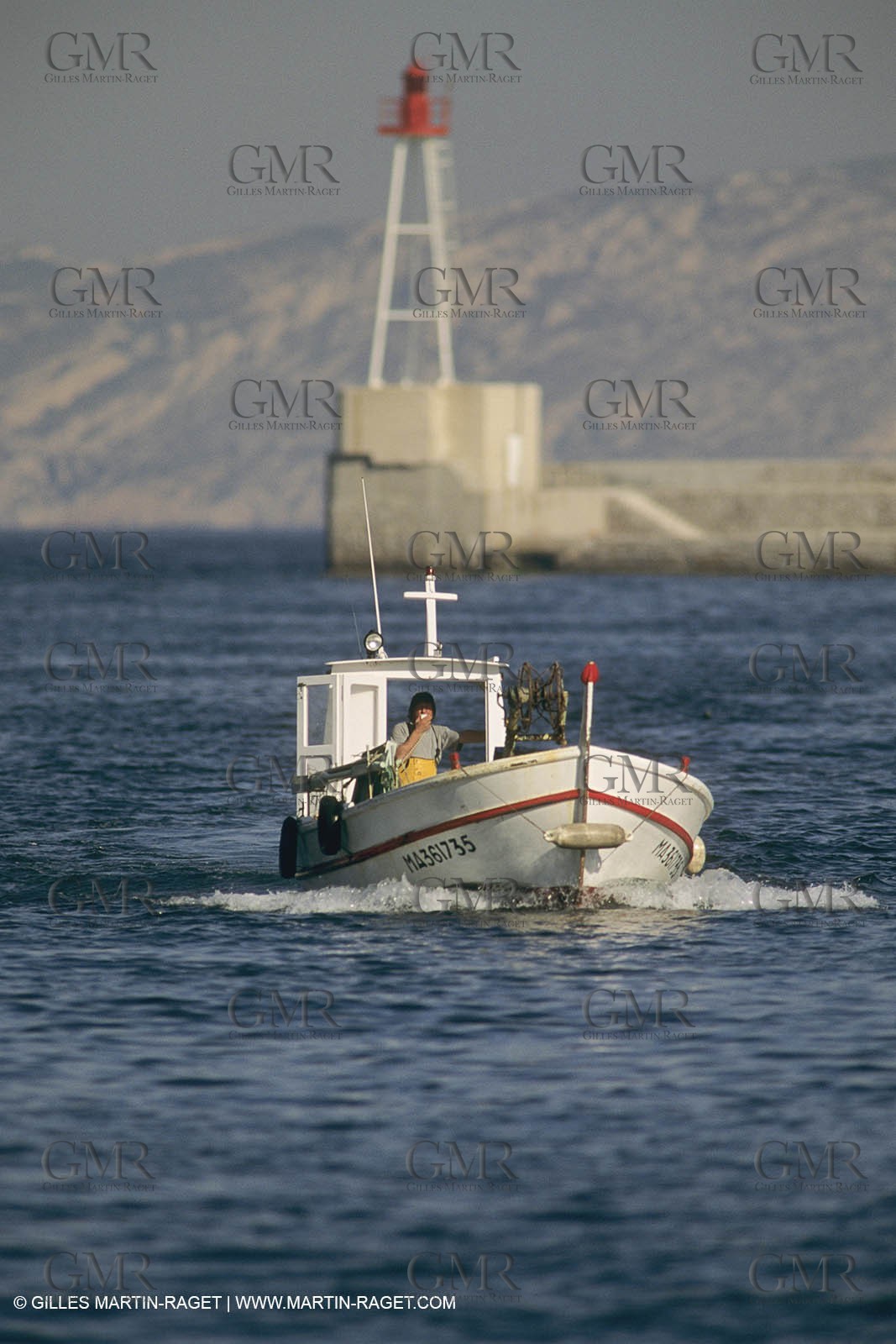 Pêche, barques, pointus, pêcheurs