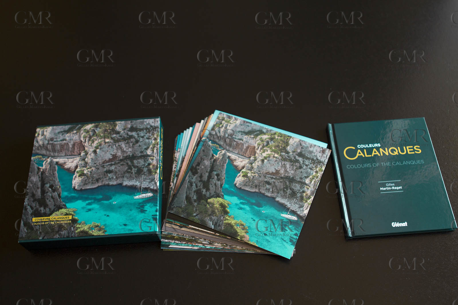 Box set Colours of the Calanques, words and photos by Gilles Martin-Raget, Editions Glénat, October 2015, 20 x 20 cm, includes a 30 pages bilingual bokklet and 20 separate prints on 300 gr paper, 19,2 x 19, 2 cm.