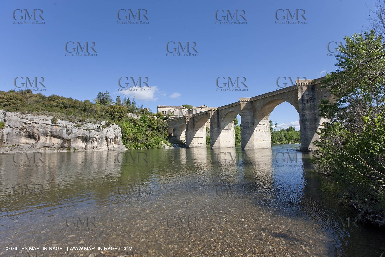 28 04 2009 - Ste Anastasie (FRA, 30) - Atlas Nîmes Métropole -  2009 campaign - Saint Nicolas bridge