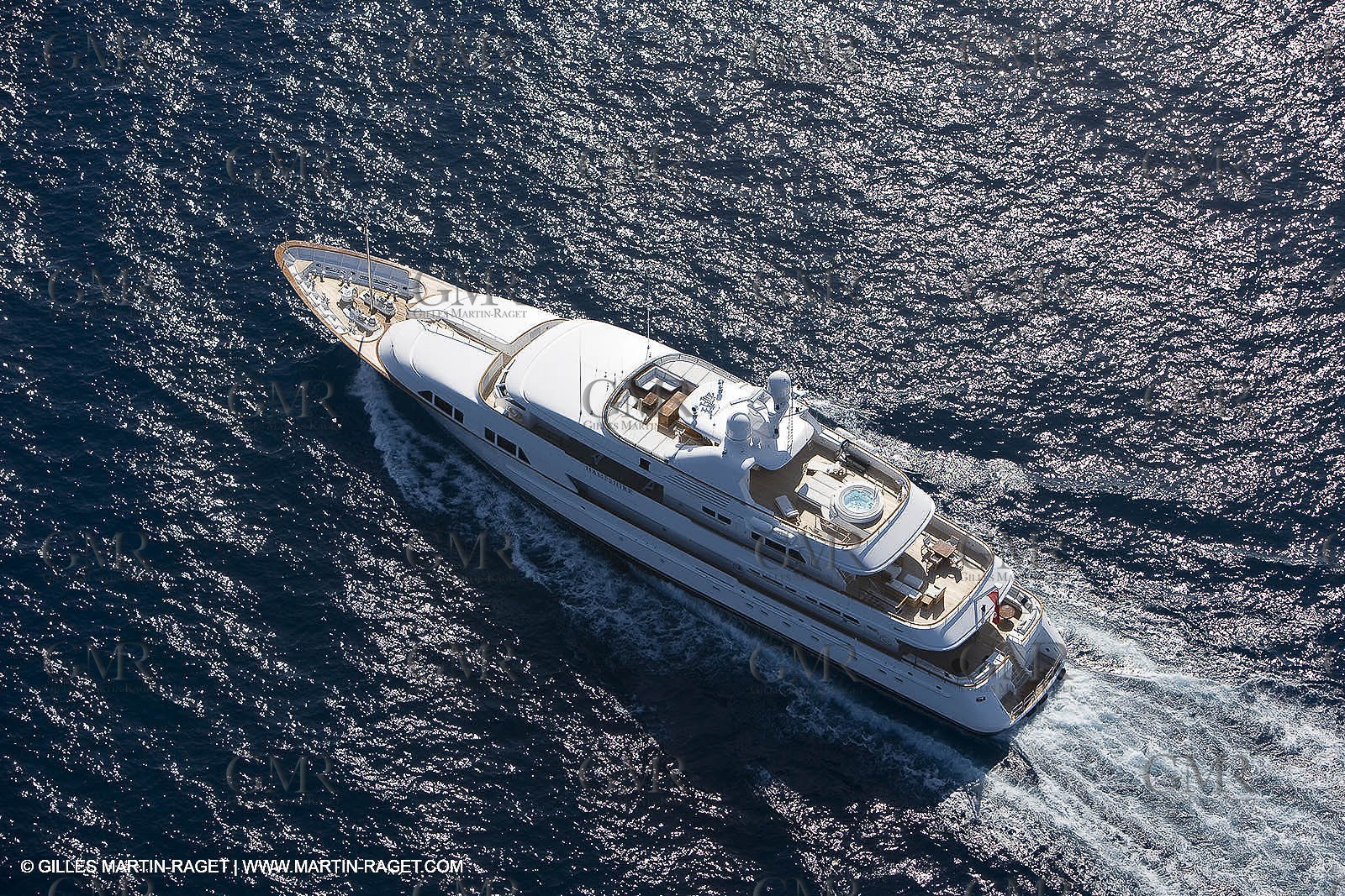 28 07 2007 - St Jean Cap Ferrat - SuperYachts - Motor Yachts - Hampshire