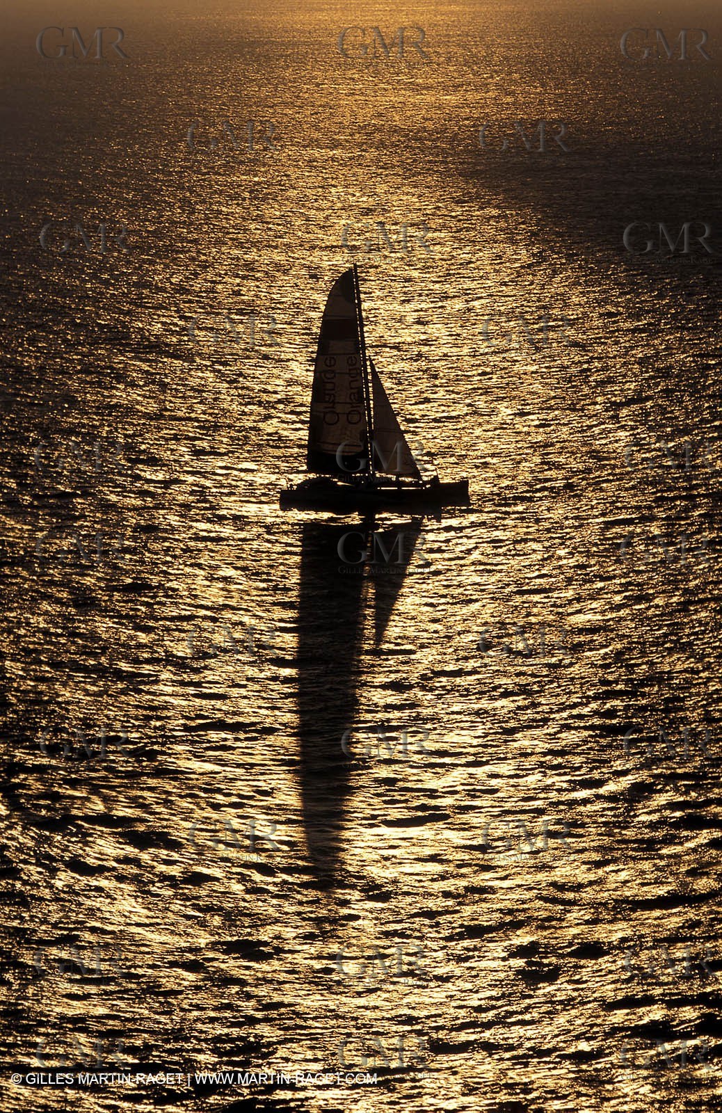 Orange II - 2004 Jules Verne Trophy - Ouessant - first starting line crossing