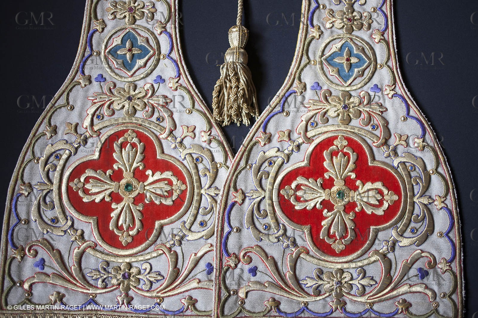 04 02 2013 - Marseille(FRA,13), Notre Dame de la Garde, Vêtements liturgiques