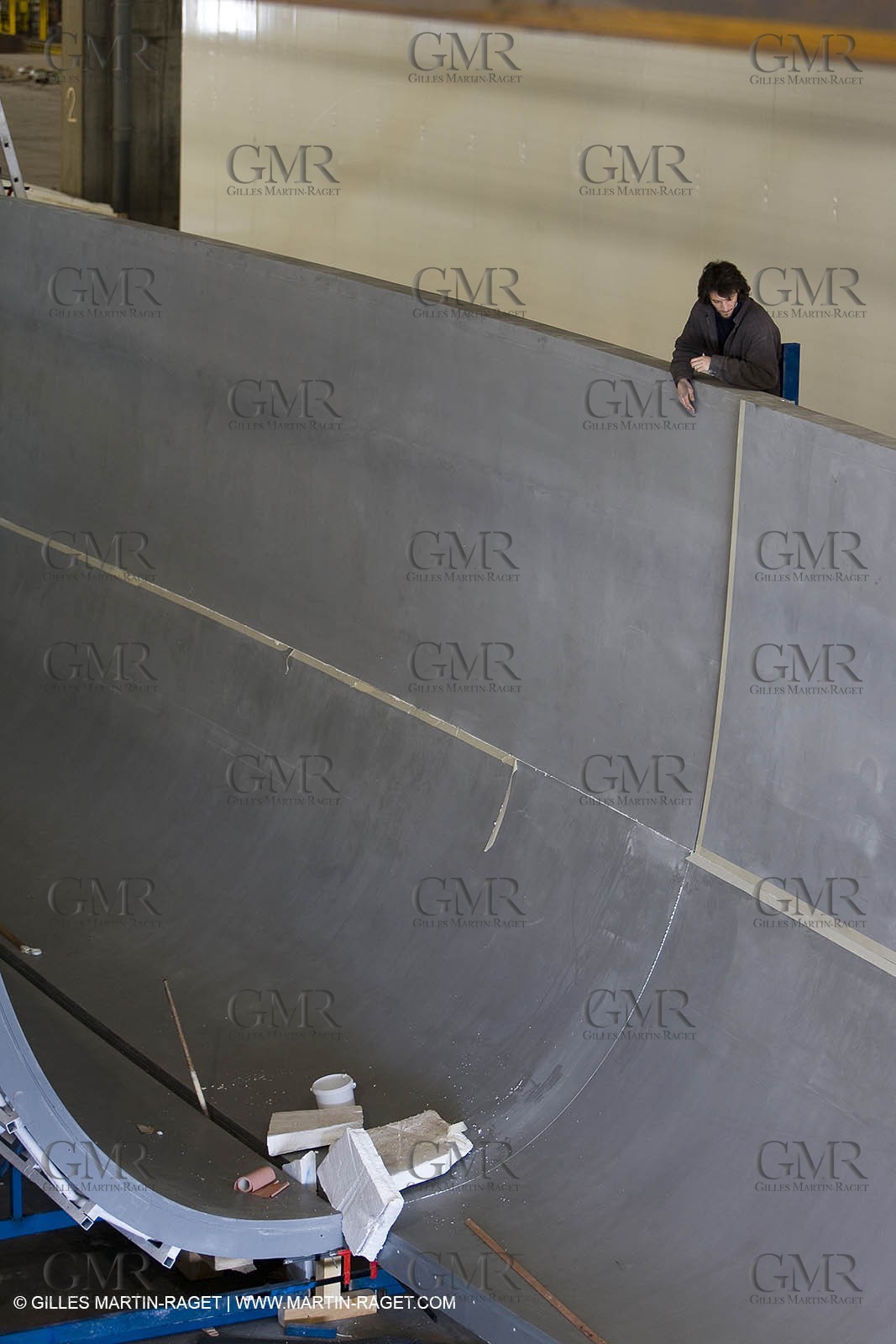 22 01 2008 - La Ciotat (FRA, 13) - Construction of cruising catamaran Nahema at H2X boatyard - Mould construction