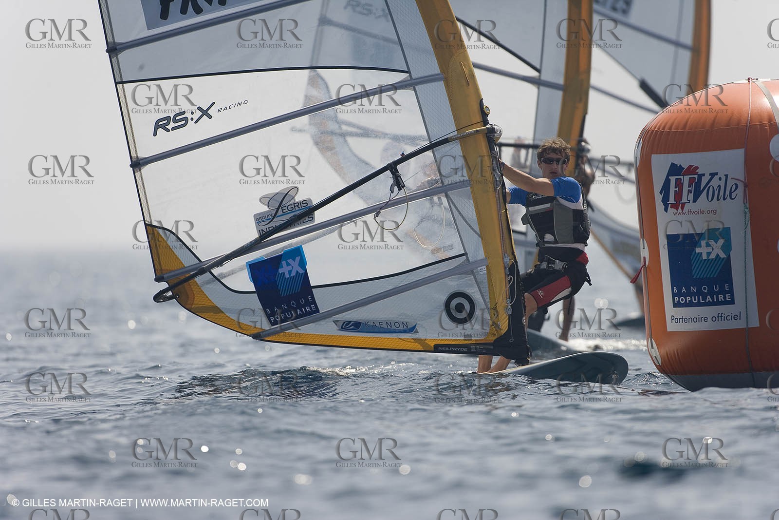 22 04 2007 - Semaine Olympique Française 2007 - Hyères - Jour 1 - Team France - RS:X - Julien Bontemps
