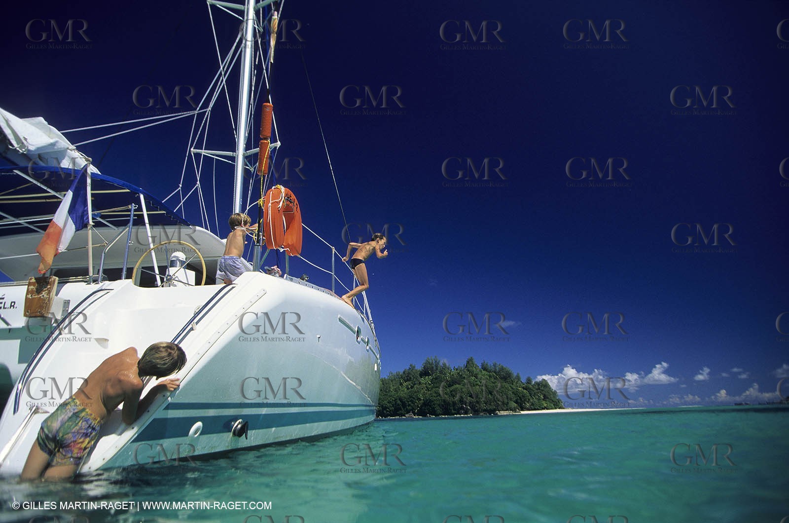 Multicoque au mouillage