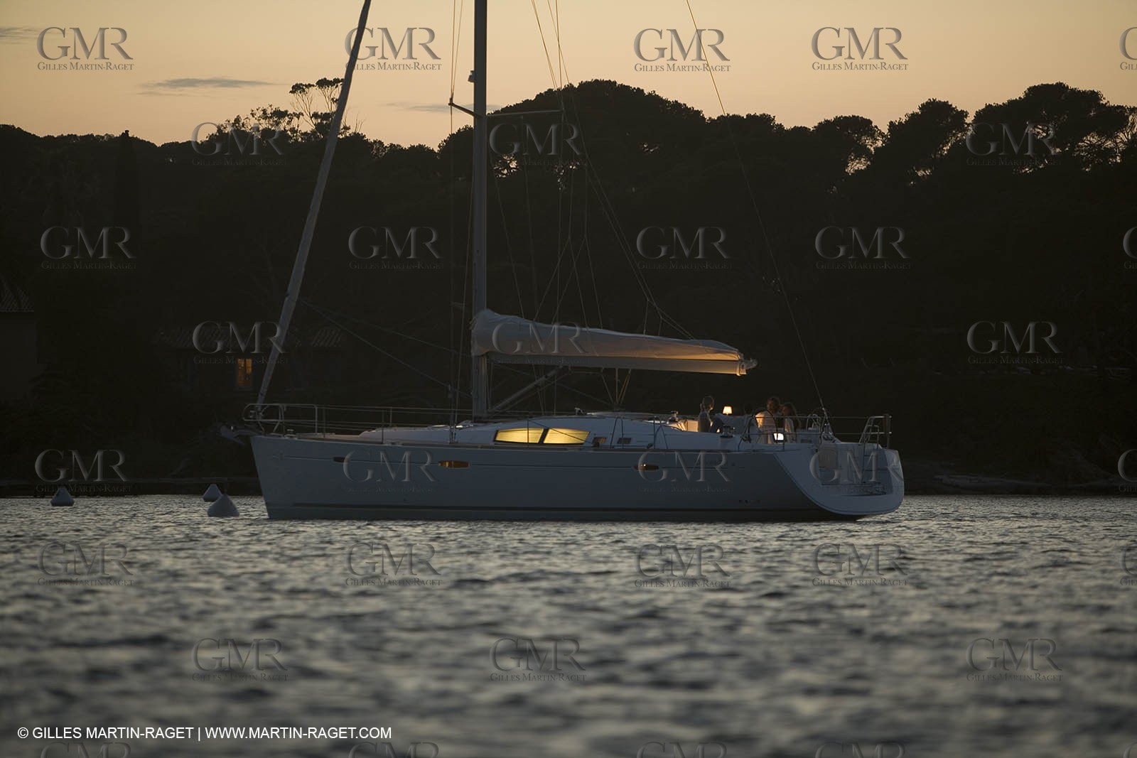 Cruising monohull mooring