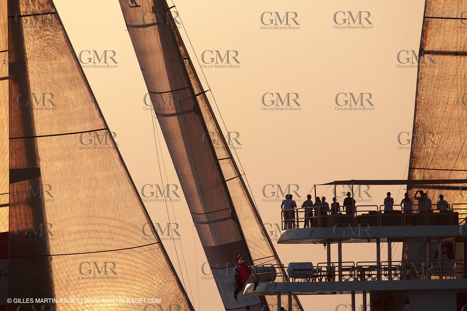 25 11 2010 - Dubai (UAE) - Dubai Louis Vuitton Trophy -  BMW ORACLE Racing - Fleet races