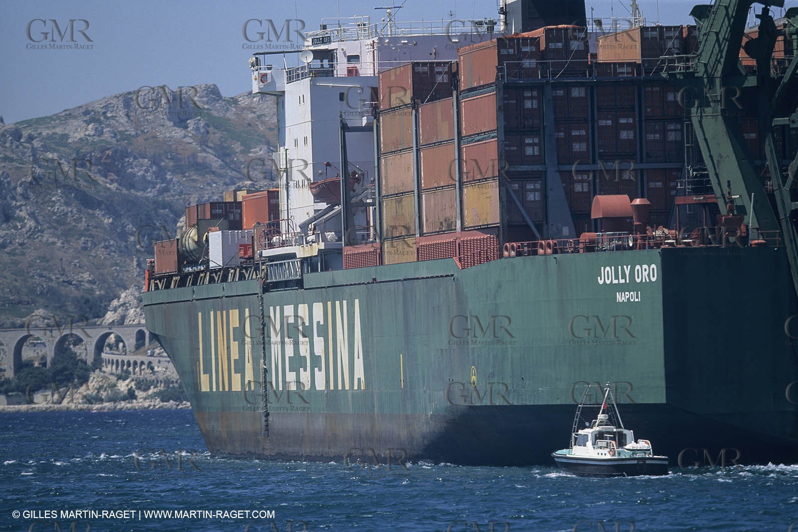 Monde maritime, opérations porturaires, ports, manoeuvres, marine world, harbour operations, maritime shipping,