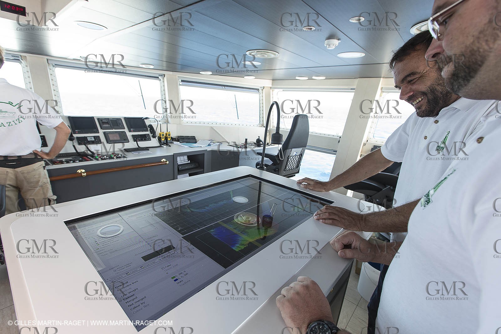 11 09 2014 - la Ciotat (FRA,13) - onboar Al Azzizi, oceanographic research ship buit by H2X boat yard, measure devices manipuation