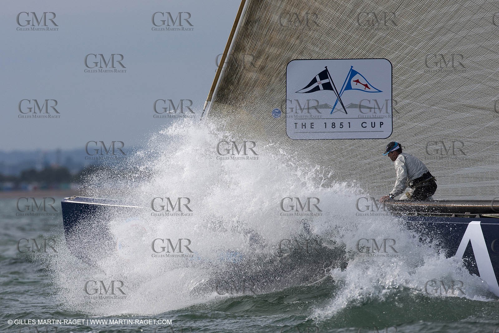 03 08 2010 - Cowes (UK, IOW) - The 1851 Cup -  BMW ORACLE Racing - Day 1