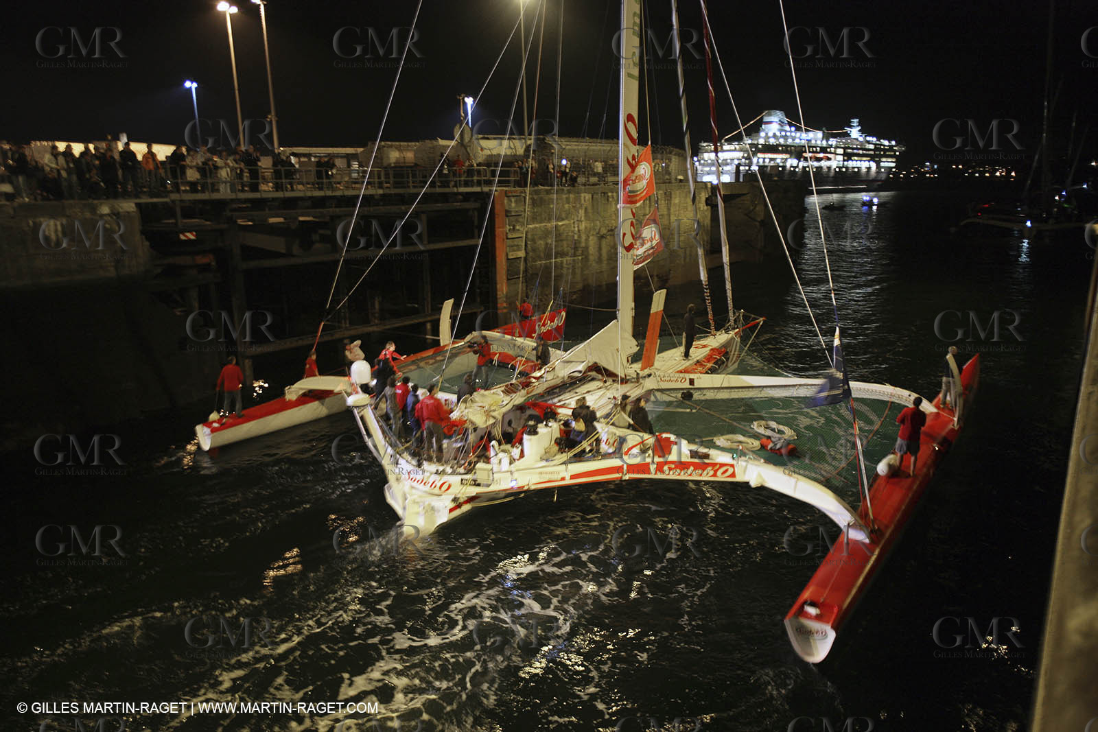 27 10 2006 - Saint Malo (FRA) - Route du Rhum 2006 - Thomas Coville - Sodeb'O - Lock passage