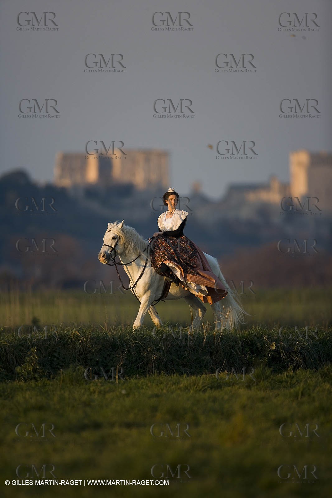 23 02 2007 - Arles, Nathalie Chay, Queen of Arles - Amazone horse riding