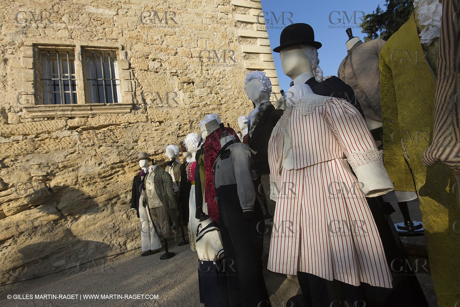 31 10 2013 - Ansouis (FRA,84) - Ansouis castle - Costumes of the exhibit Men costumes