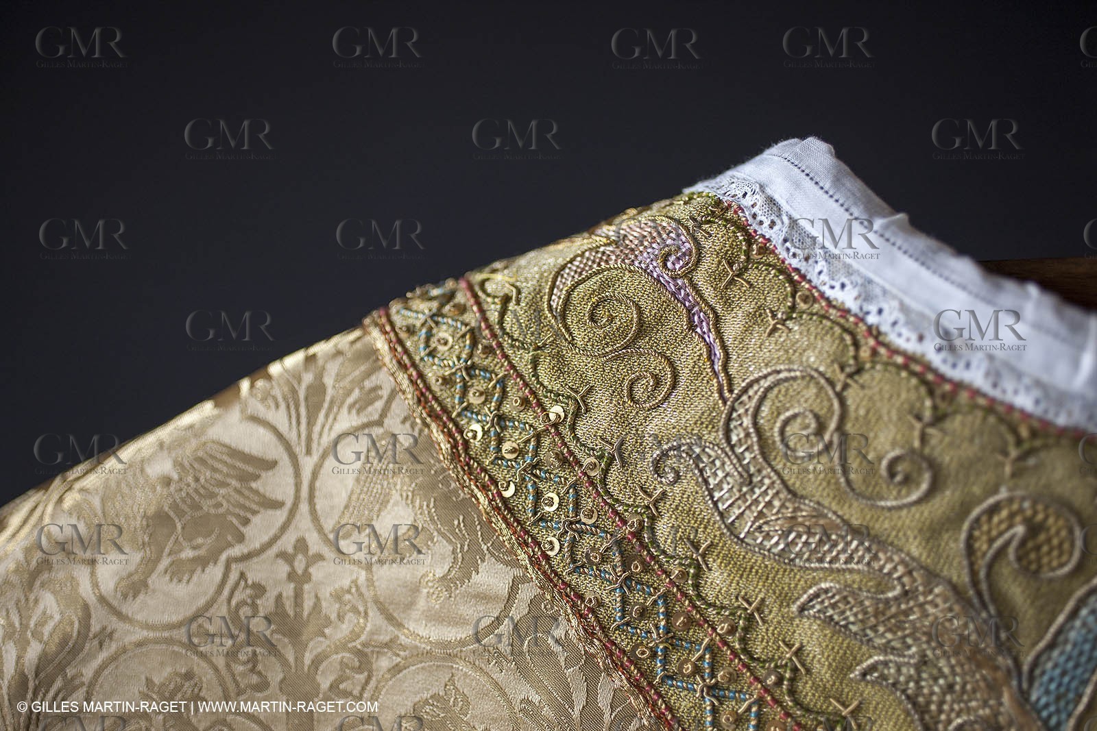 04 02 2013 - Marseille(FRA,13), Notre Dame de la Garde, liturgical clothing