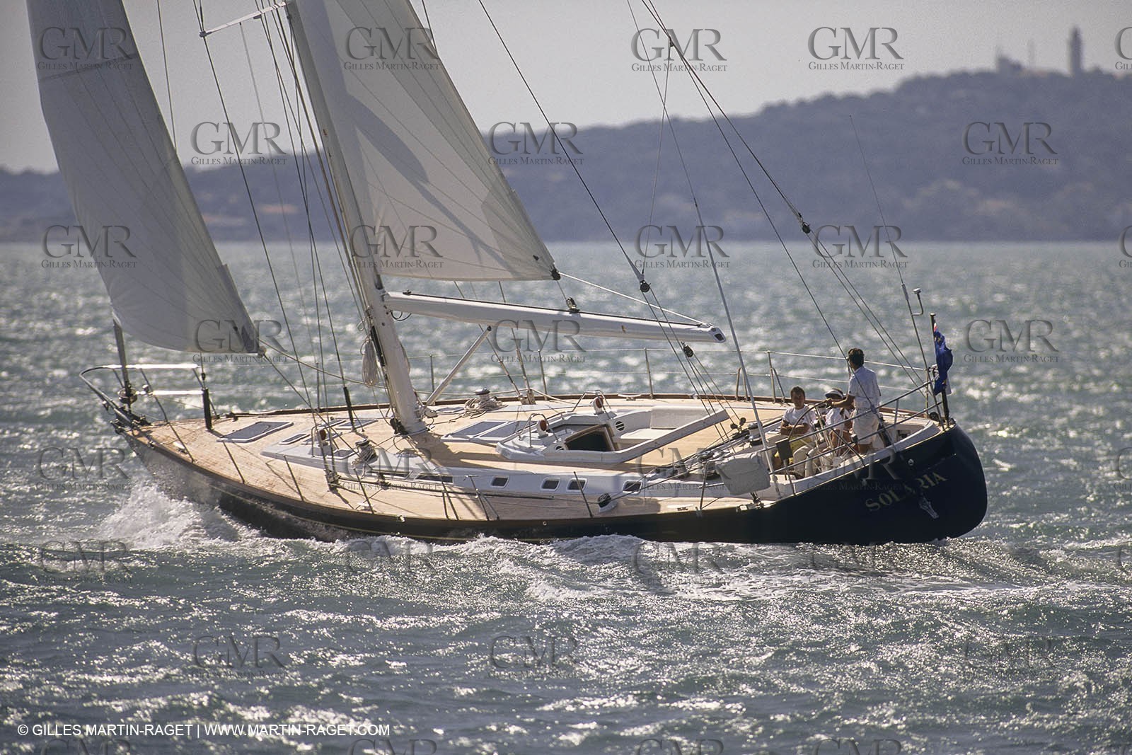 Sailing, cruising, monohull sailing