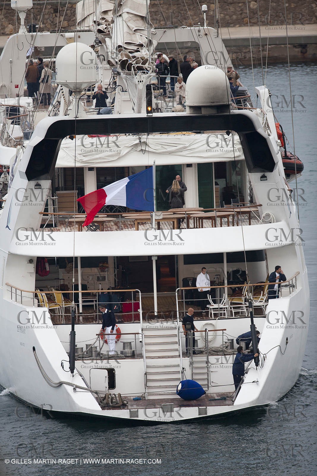 23 10 2010 - Marseille (FRA,13) - Le Ponant - Arrival in Marseille and entrance in the historical port