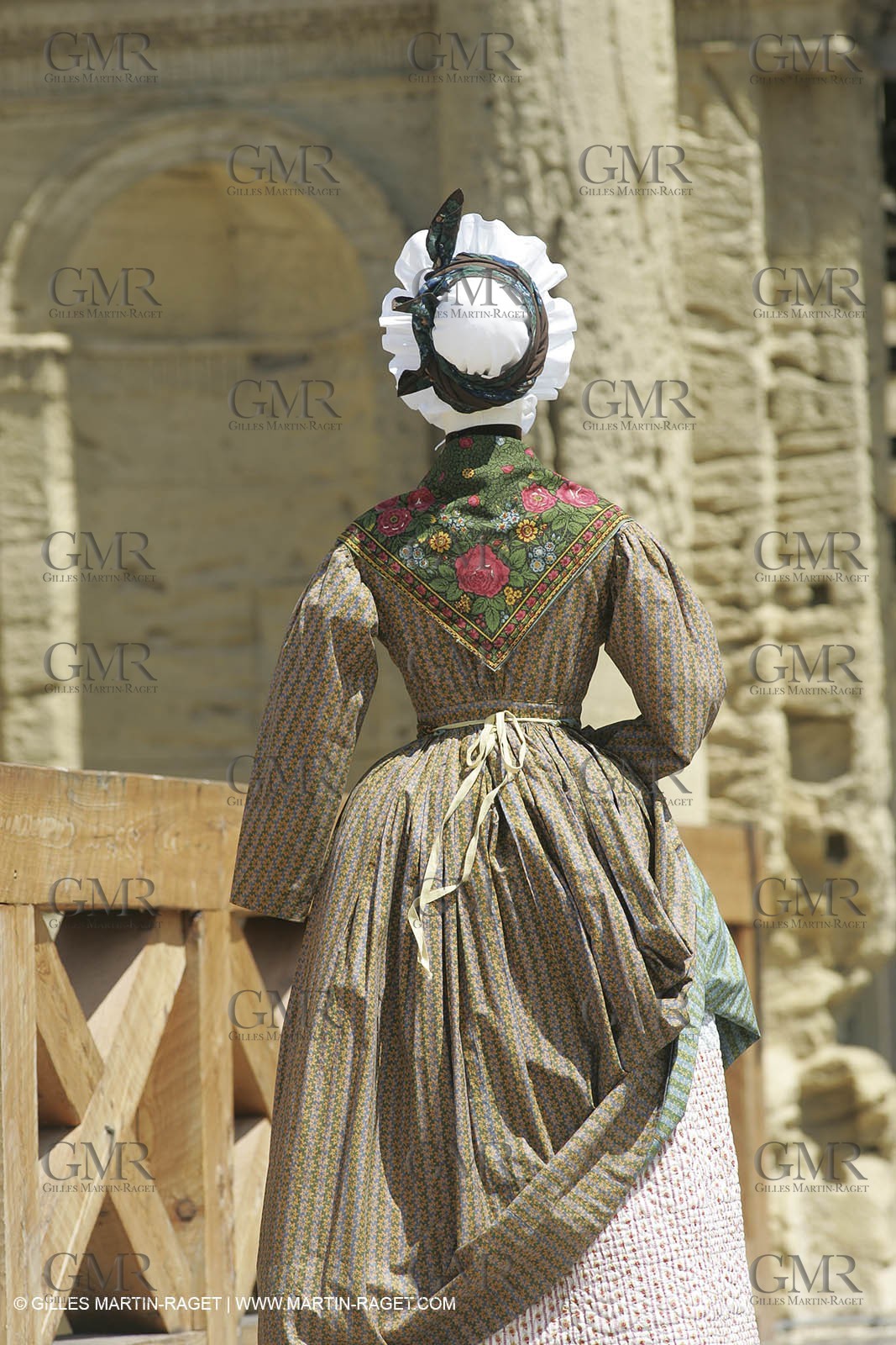 May 2004 - La Tour d'Aigues (FRA, 84) - Old costumes for women of the South exhibition