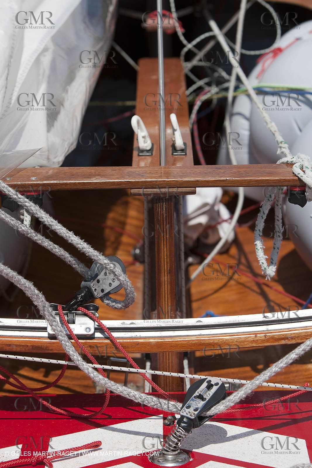 29 05 2010 - Cannes (FRA, 06) - Finn en bois