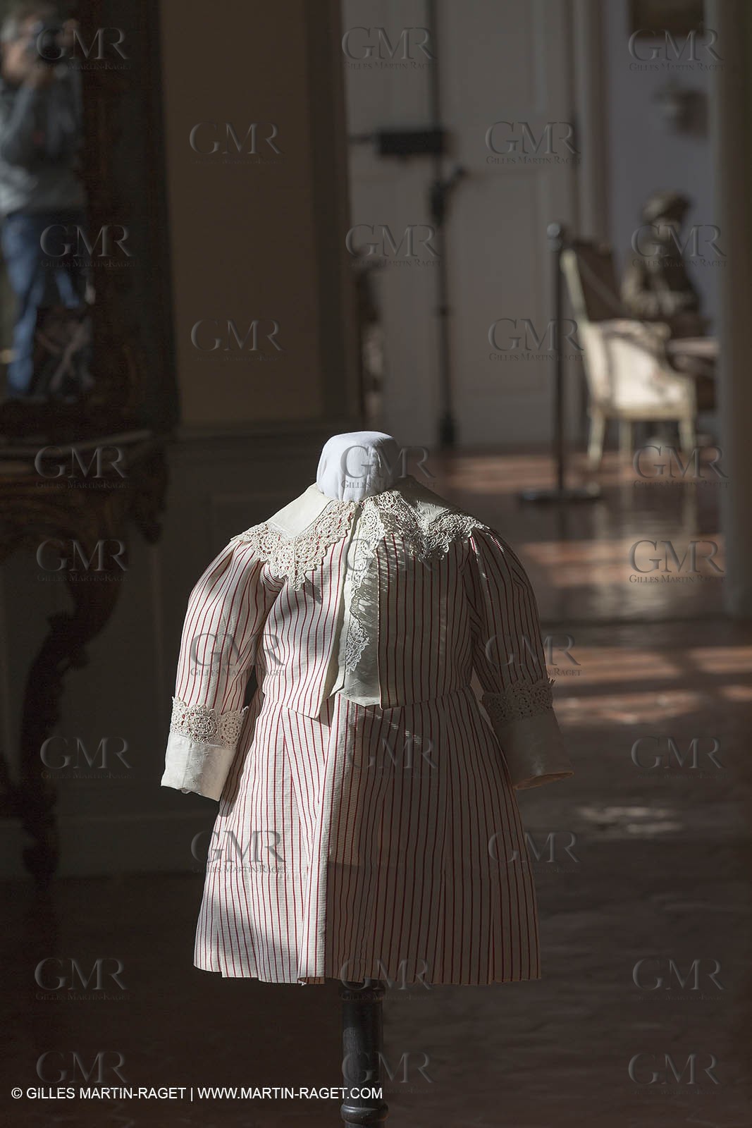 31 10 2013 - Ansouis (FRA,84) - Ansouis castle - Costumes of the exhibit Men costumes