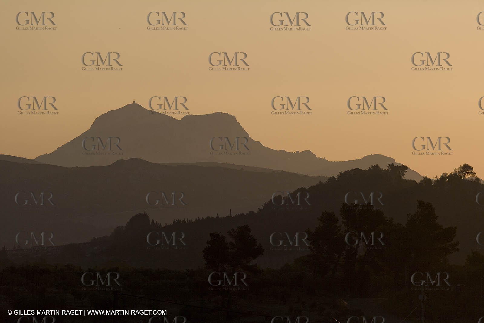 22 02 2008 - Mouriès (FRA, 13) - Alpilles hills landscapes