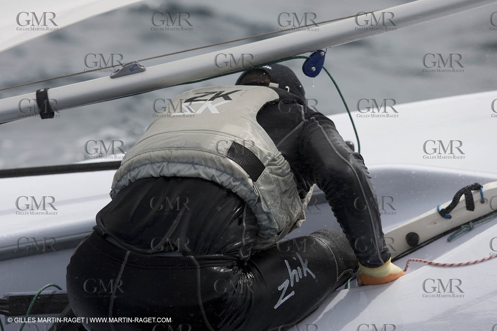 20 04 2010 - Hyères (FRA,83) - SOF 2010 - Zhik Team - Laser Men - Javier Hernandez