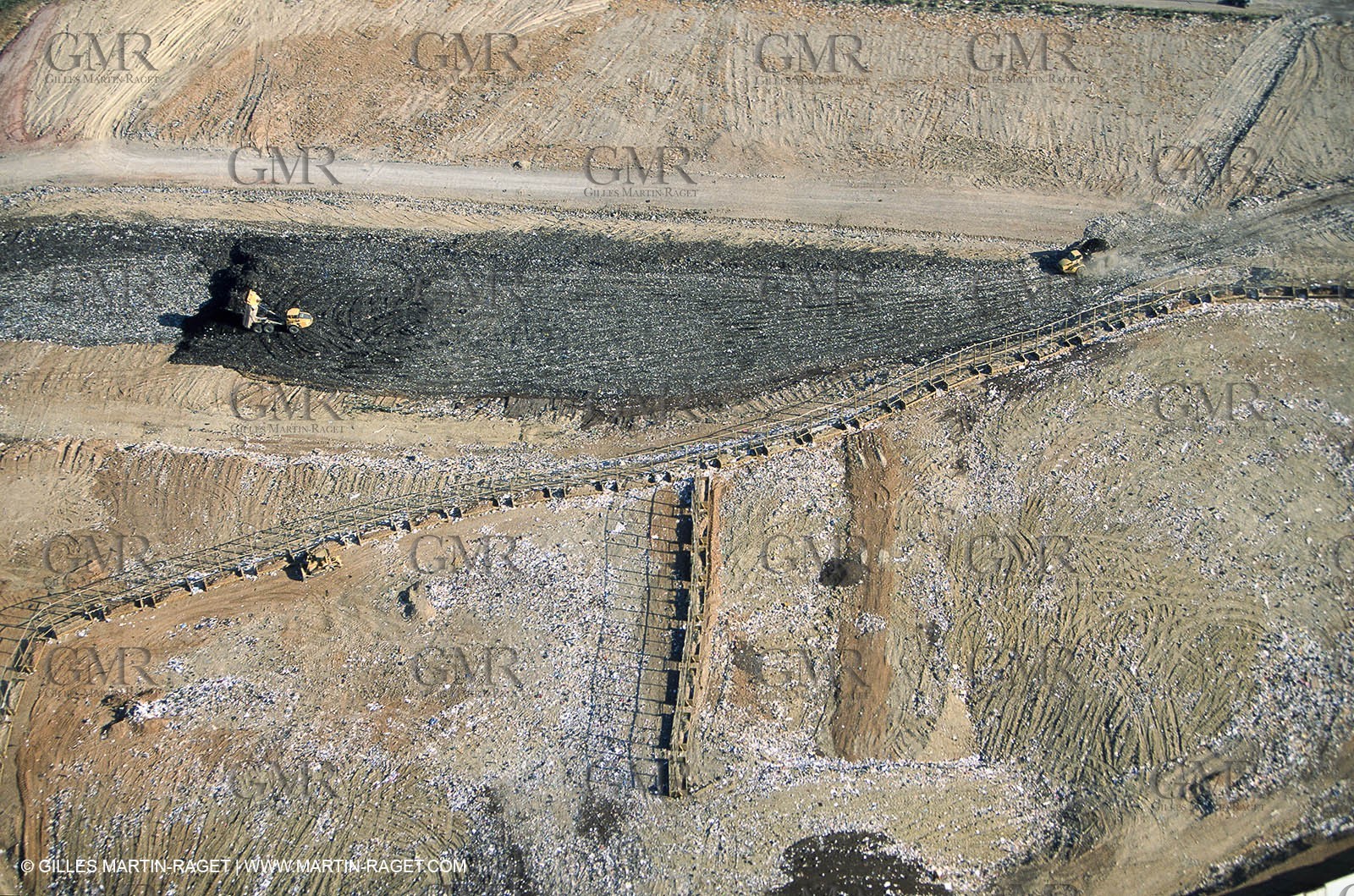 France, Provence, Plaine de la Crau, Décharge d'Entressen