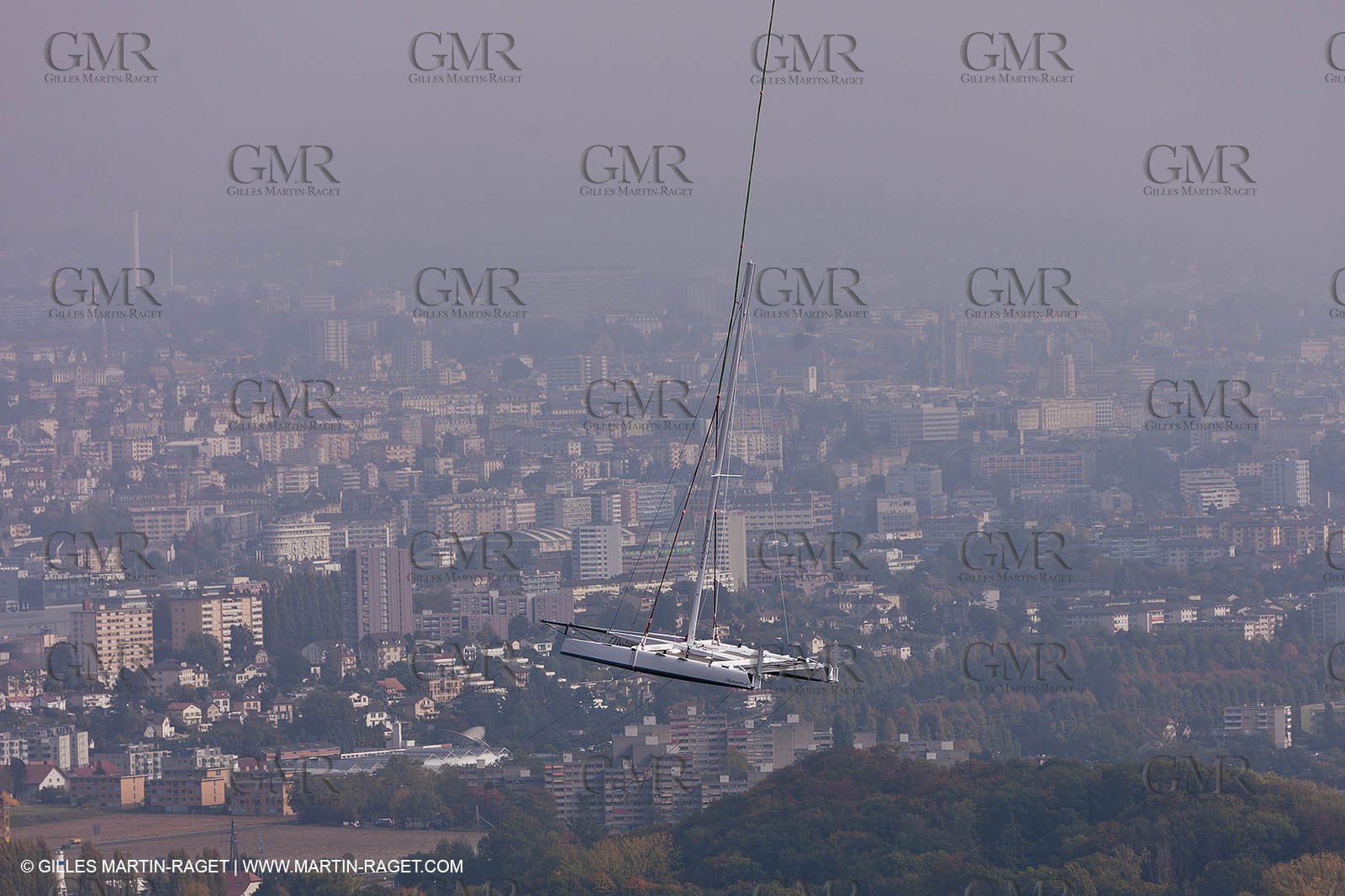 08 10 10 - St Sulpice (SUI) - Mise à l'eau de l'Hydropptere.ch