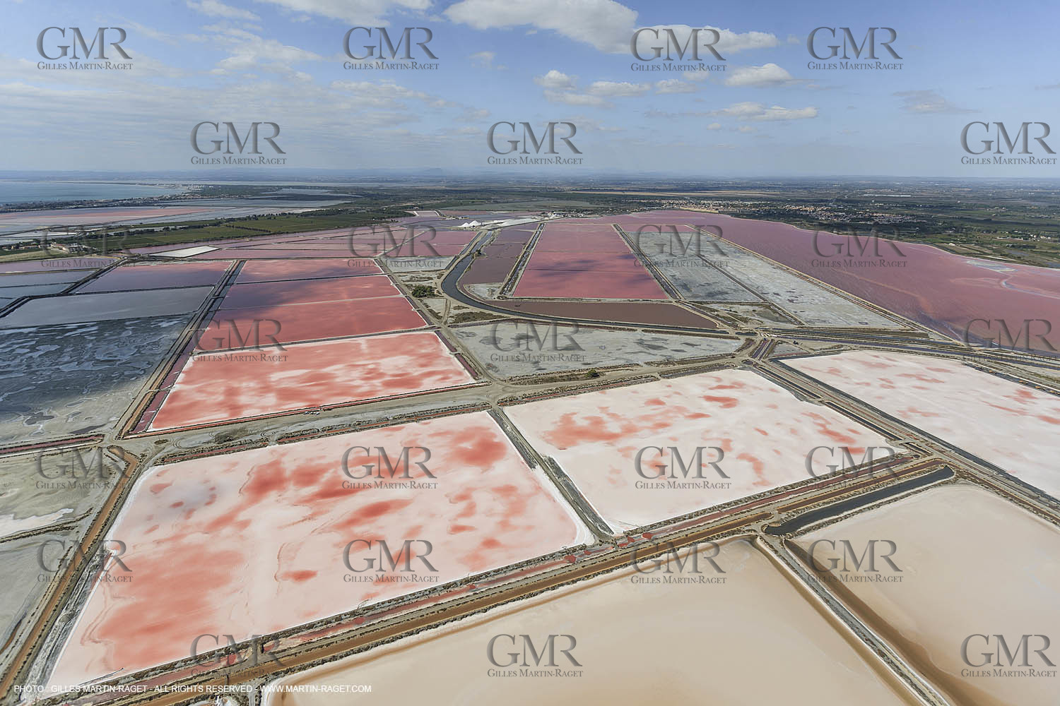Marais salants à Aigues Mortes