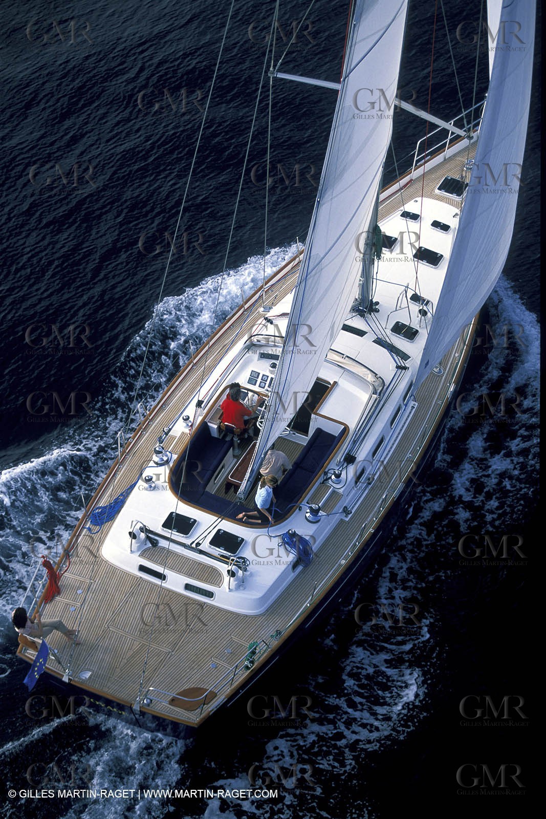 Crusing monohull sailing