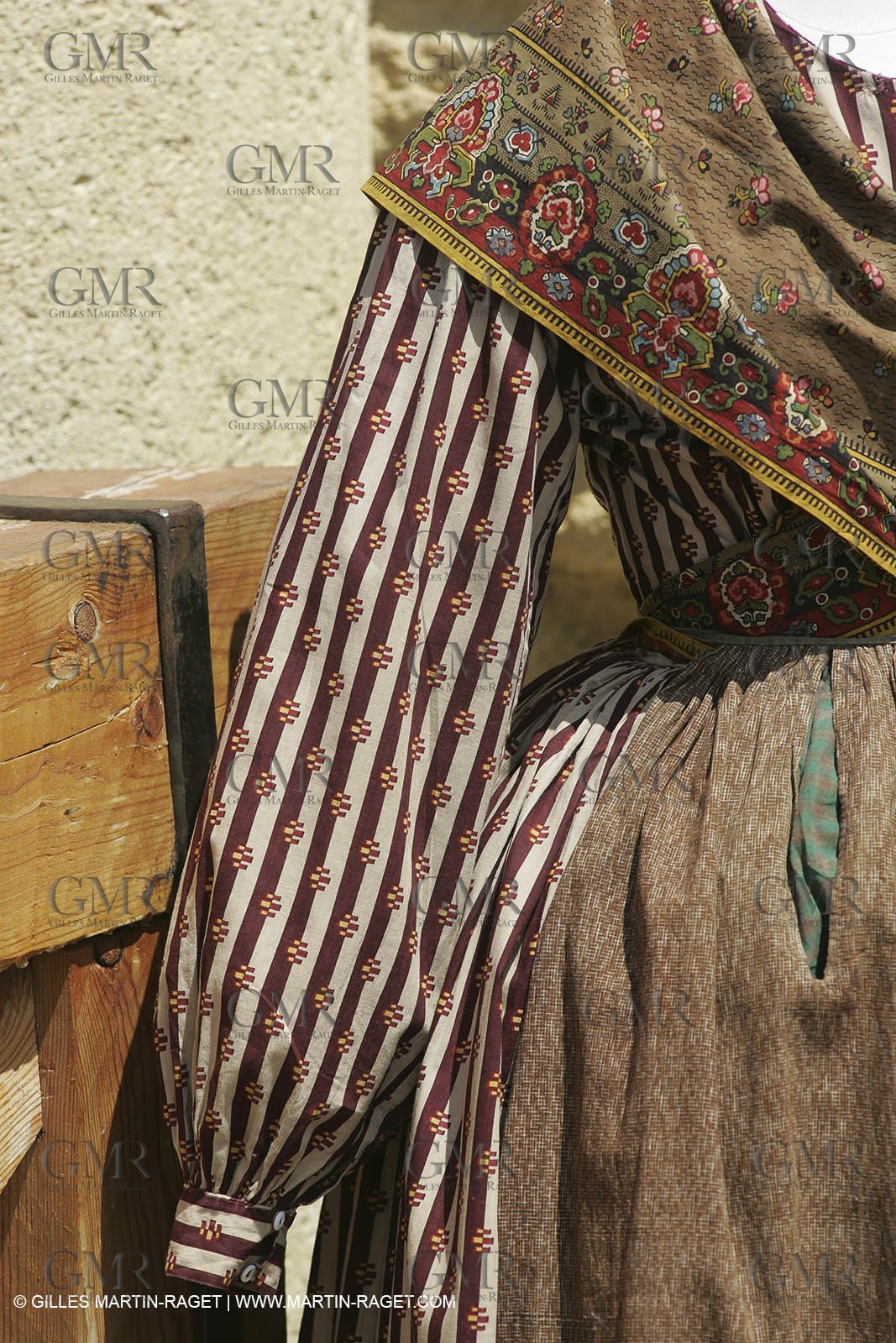 May 2004 - La Tour d'Aigues (FRA, 84) - Old costumes for women of the South exhibition