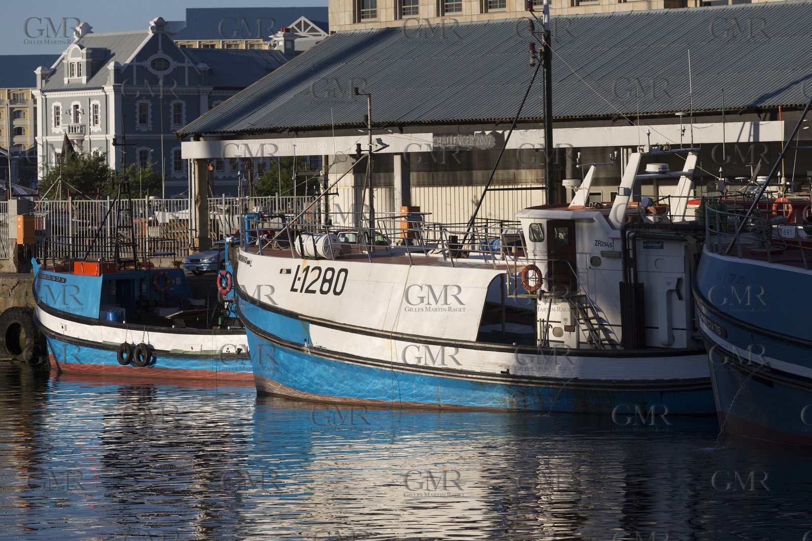 08 11 2014, Capetown (ZAF), Volvo Ocean Race 2014-15, Team Alvimedica, Nursing the boat