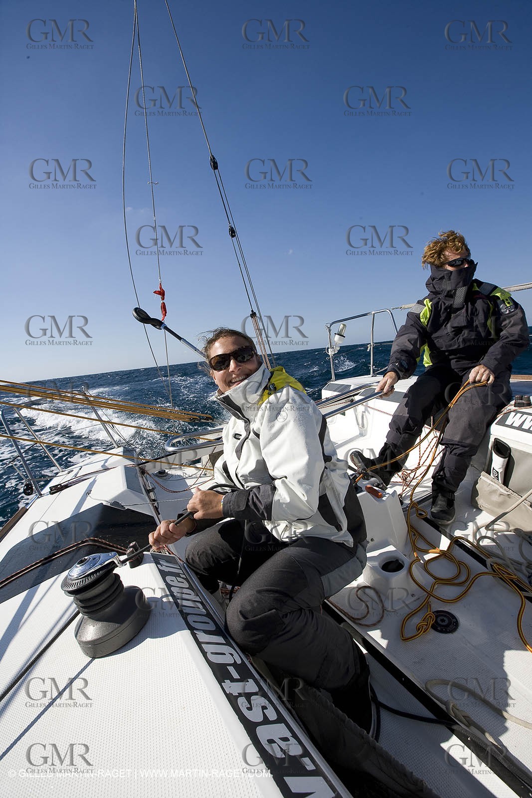 28 09 2007 - Marseille (FRA, 13) - Gamme vêtements de mer Aigle portée en.action par les navigateurs Marc Emig et Luce Molinier
