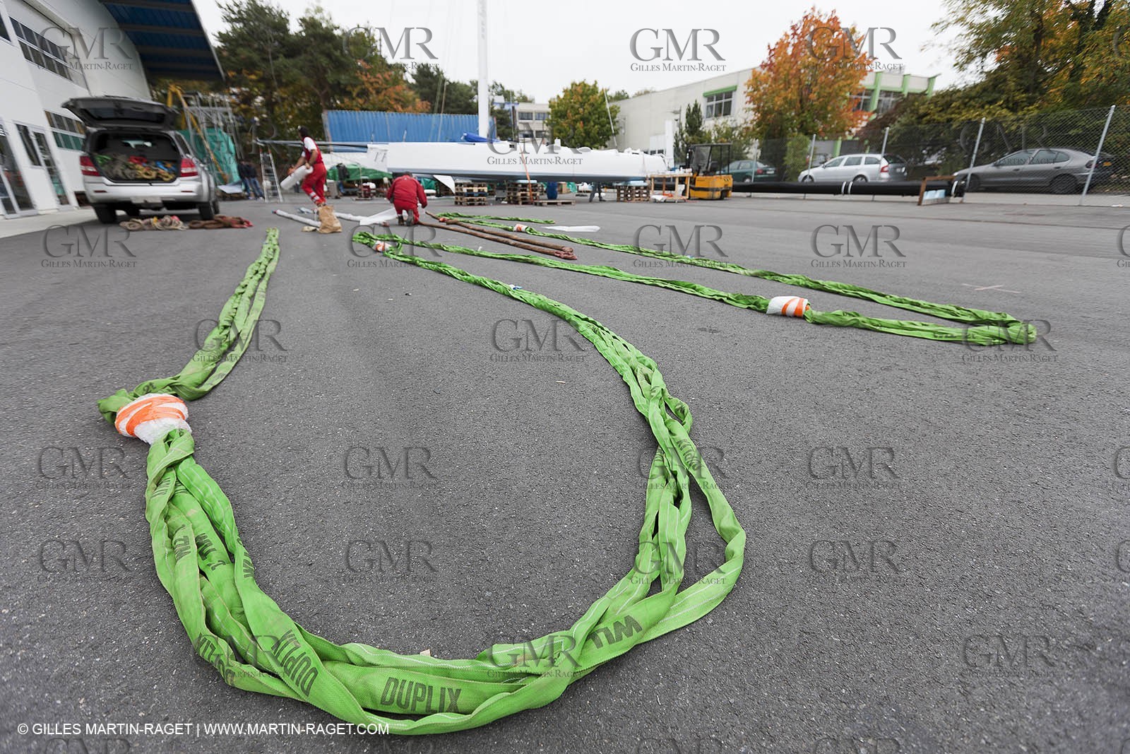 08 10 10 - St Sulpice (SUI) - Hydroptere.ch touches water