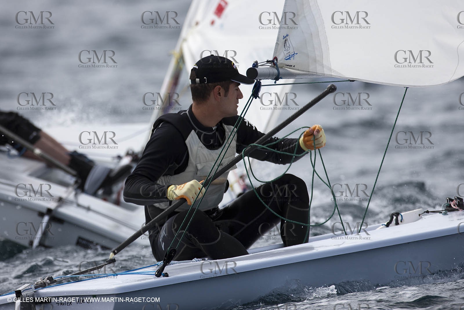 20 04 2010 - Hyères (FRA,83) - SOF 2010 - Zhik Team - Laser Men - Javier Hernandez