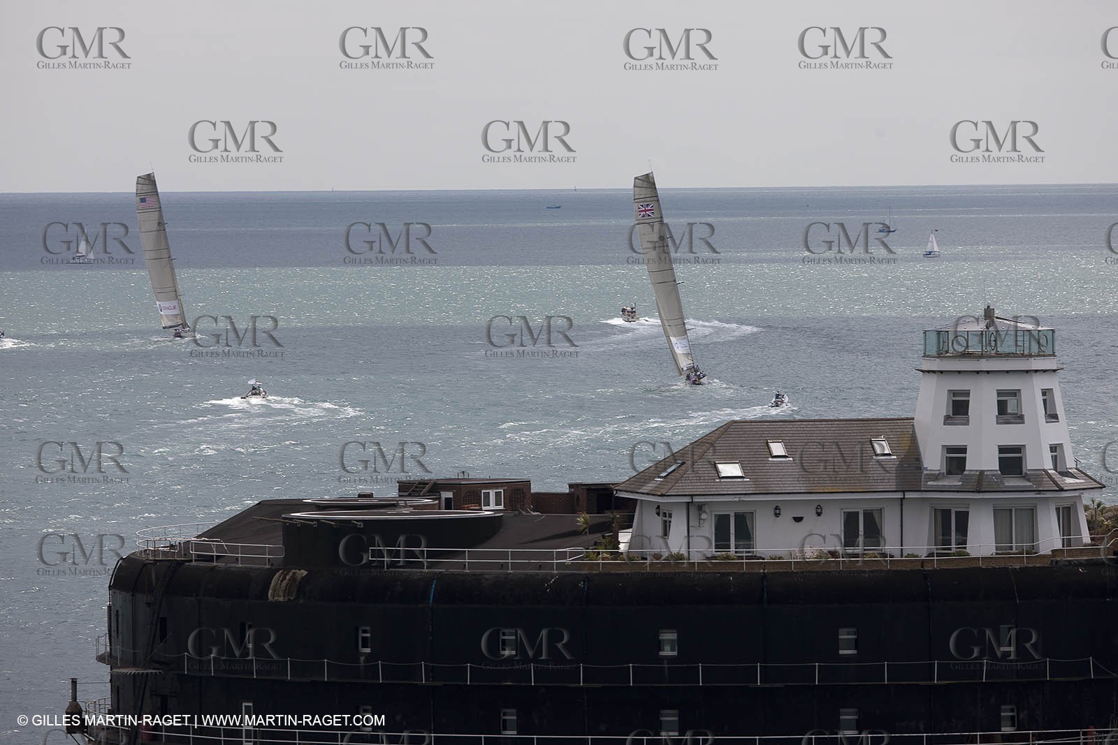 05 08 2010 - Cowes (UK, IOW) - The 1851 Cup -  BMW ORACLE Racing -  - Round The Island Race - Rounding No Man's Land fort.