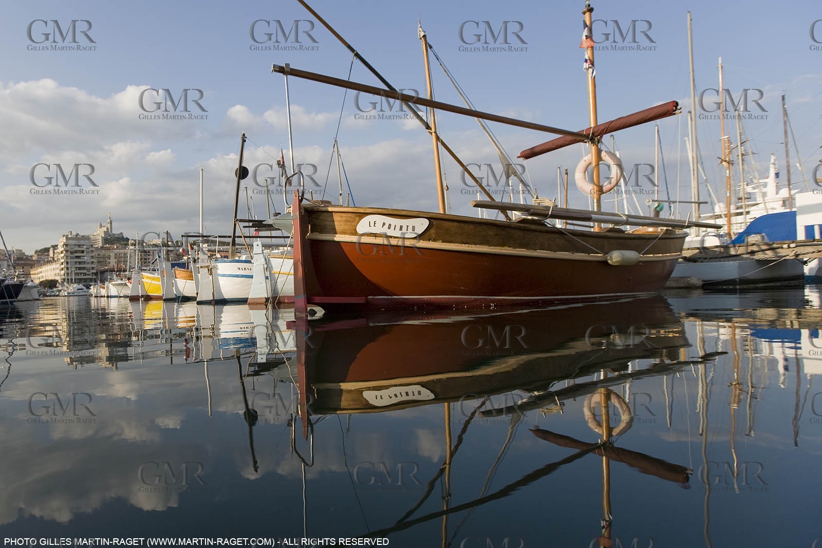 31 08 2007  - Marseille (FRA, 13) - local fishing boats in the historical port