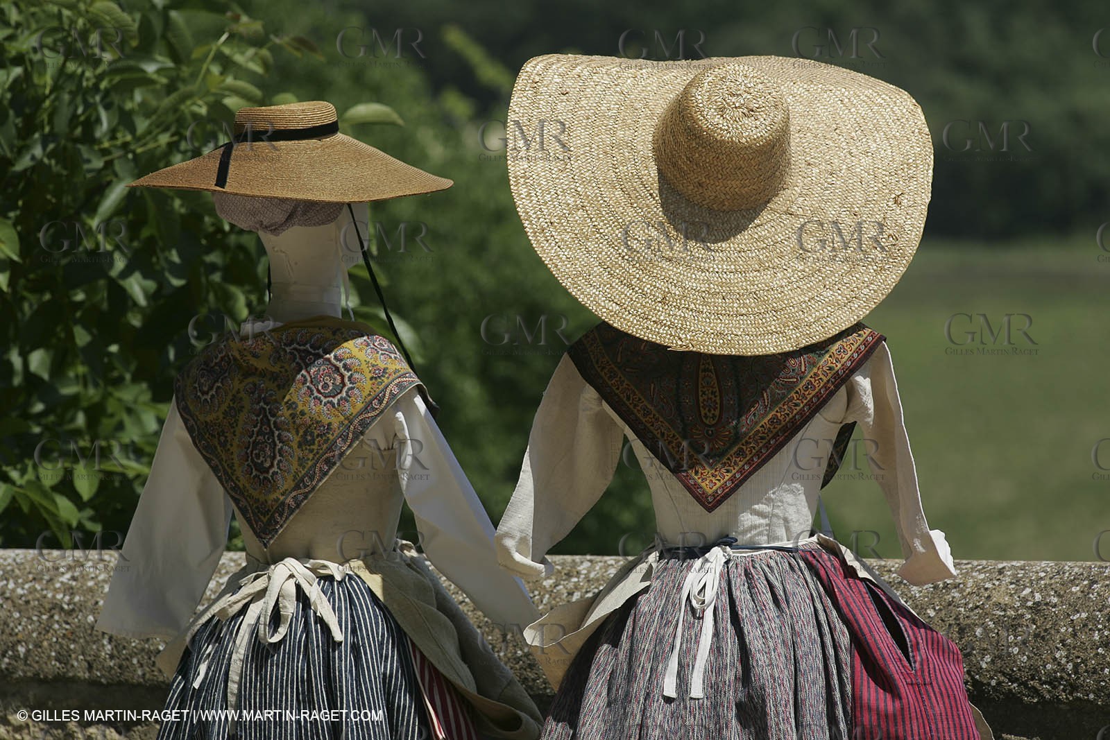 May 2004 - La Tour d'Aigues (FRA, 84) - Old costumes for women of the South exhibition
