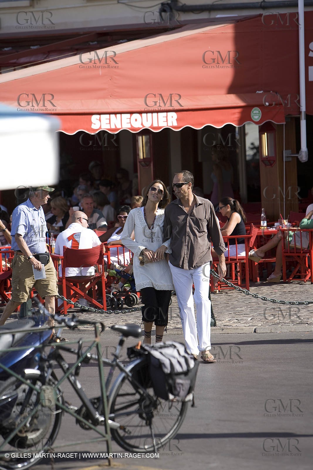 06 09 2007 - Saint Tropez (FRA, 83) - Superyachts - Motoryachts - Mangusta 92 Triple Fun in Saint Tropez - - Shopping in Saint Tropez