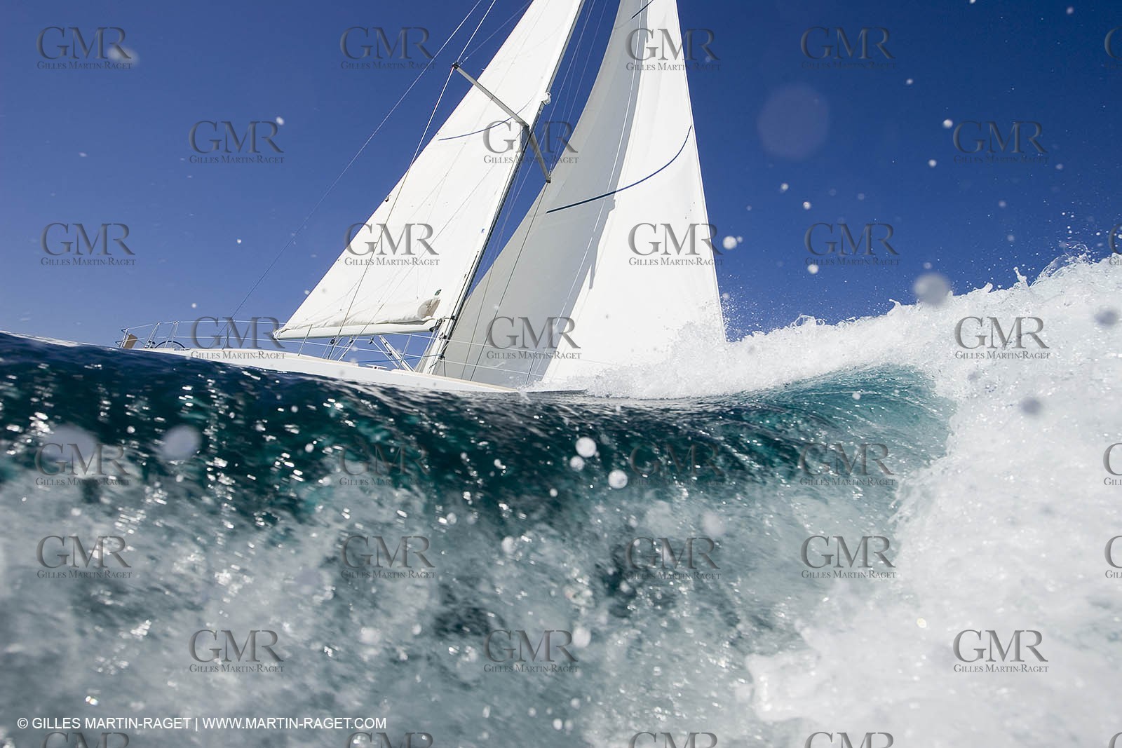 Crusing monohull sailing