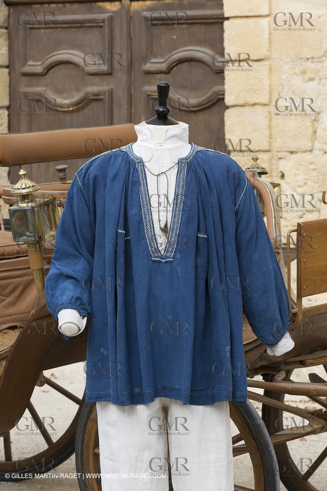 31 10 2013 - Ansouis (FRA,84) - Ansouis castle - Costumes of the exhibit Men costumes