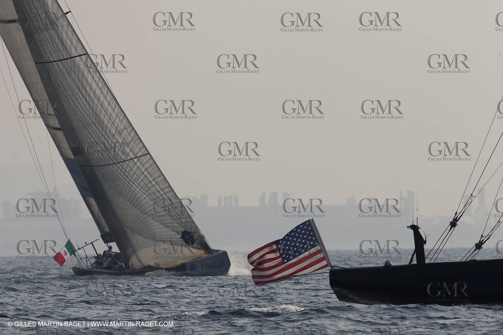 23 11 2010 - Dubai (UAE) - Dubai Louis Vuitton Trophy -  Round 2 - BMW ORACLE Racing Vs Mascalzone Latino