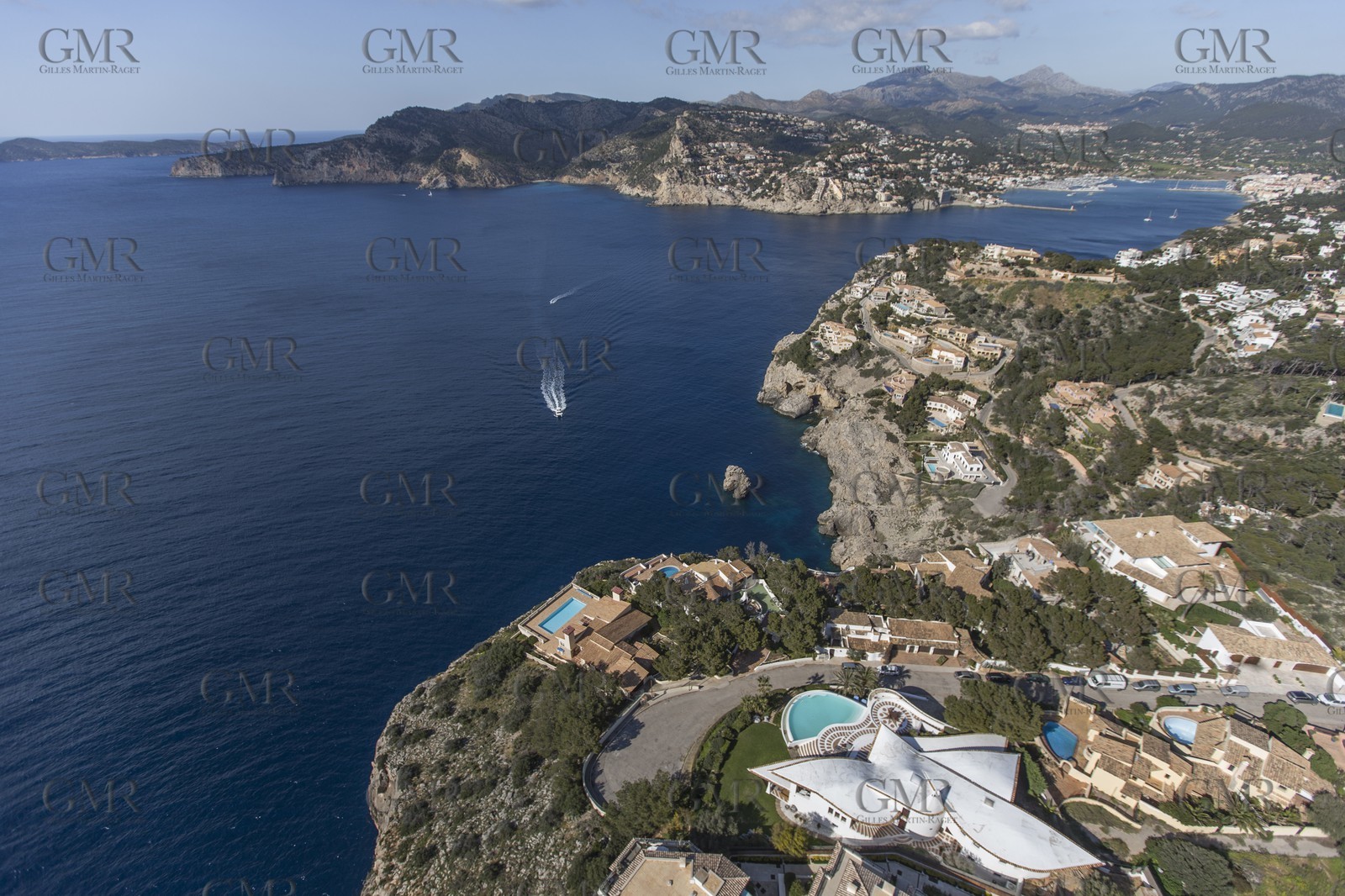 08 04 2015, Andraitx (Isla de Mallorca, Islas Baleares, ESP), Chantier Fountaine-Pajot, Motor Yacht 37