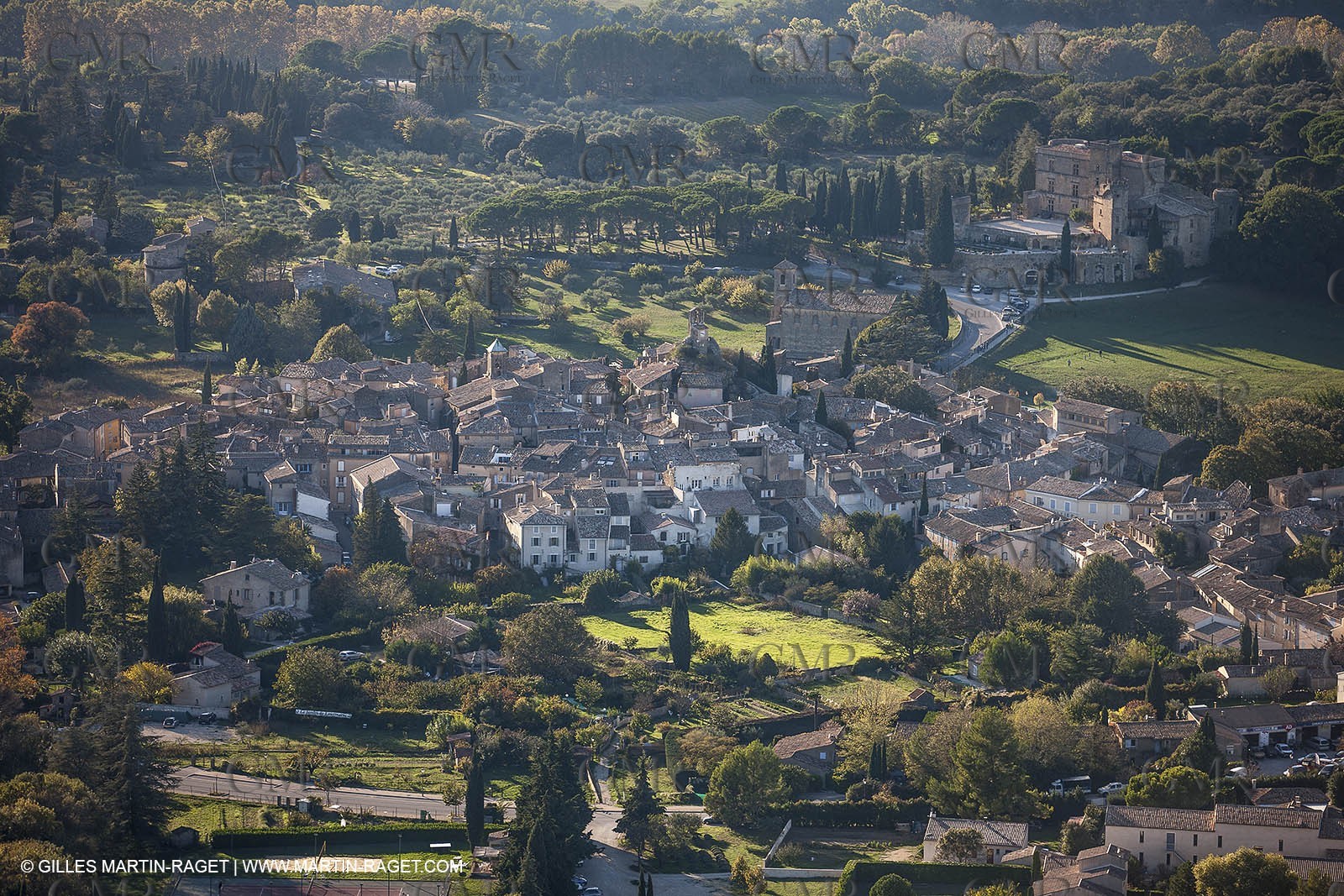 29 10 2012 - Lourmarin (FRA,84) - Luberon  seen from above