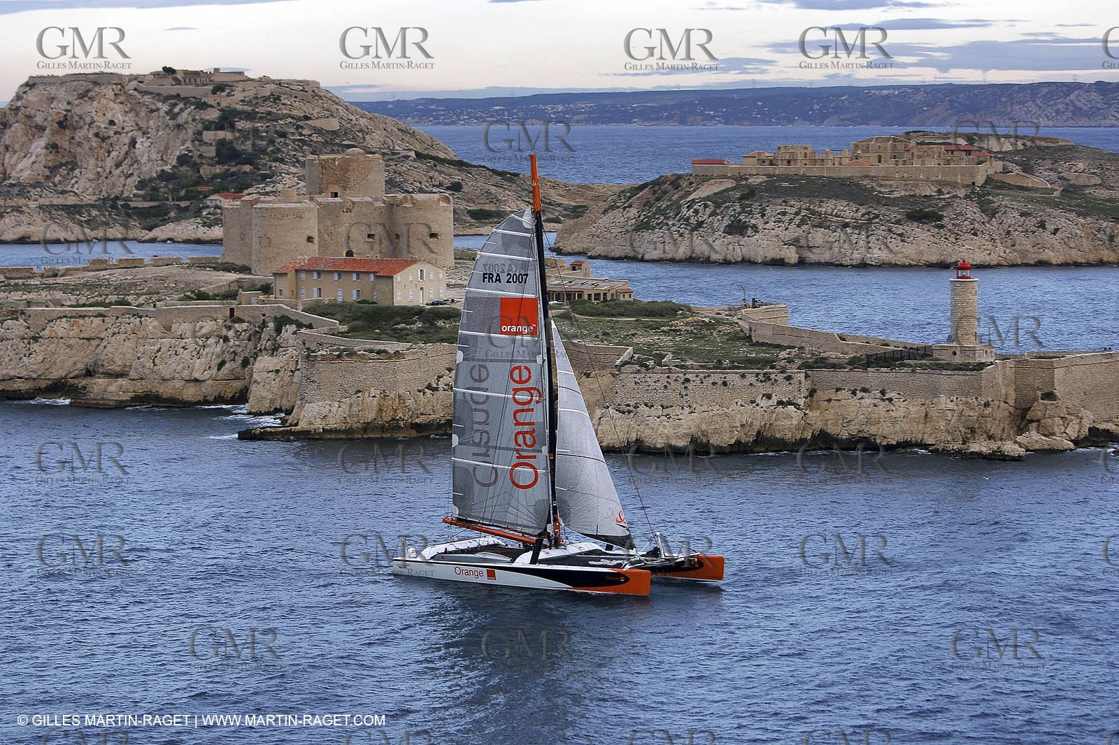 Orange II - 2004 Mediterranée Record - Start off Marseilles